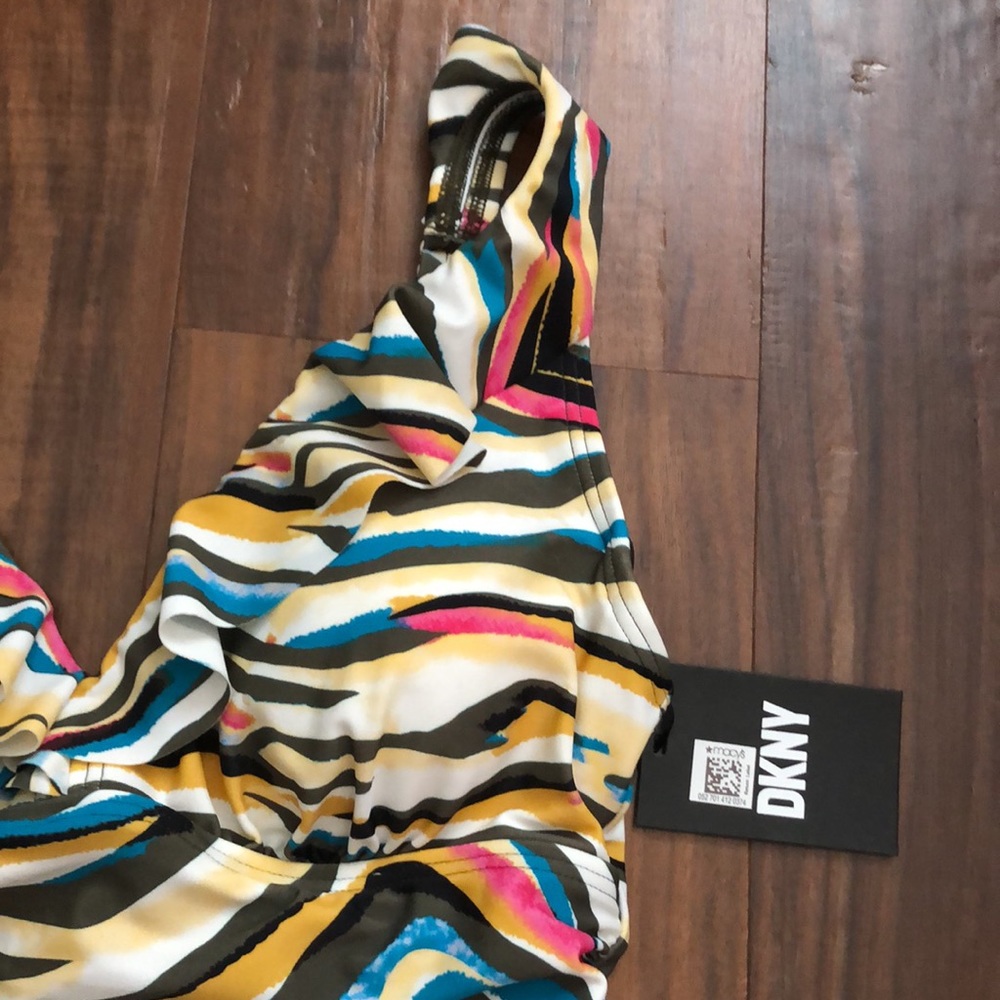 New DKNY PRINTED RUFFLED TUMMY-CONTROL ONE-PIECE SWIMSUIT - Picture 6 of 17